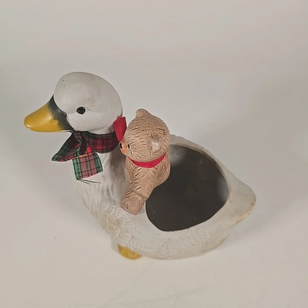 Vintage Ceramic Teddy Bear on‎ Goose Back Bows Candy Dish Planter Trinket Holder